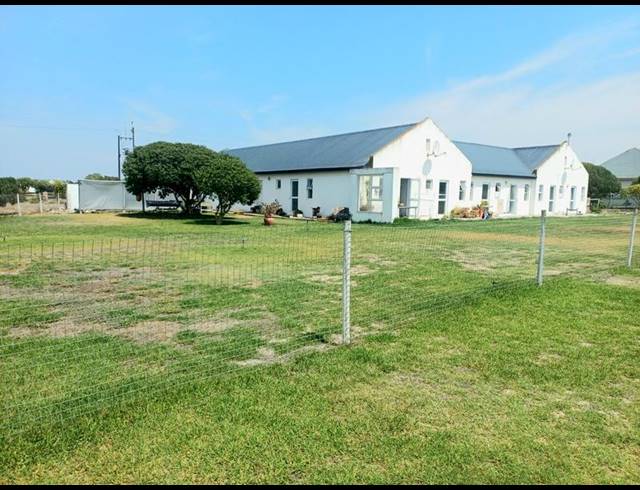 7 BEDROOM HOUSE FOR SALE IN LONG ACRES COUNTRY ESTATE